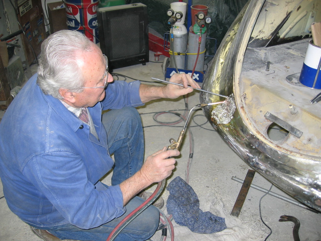 Restauration de la 202 cab. 1939 de Claude