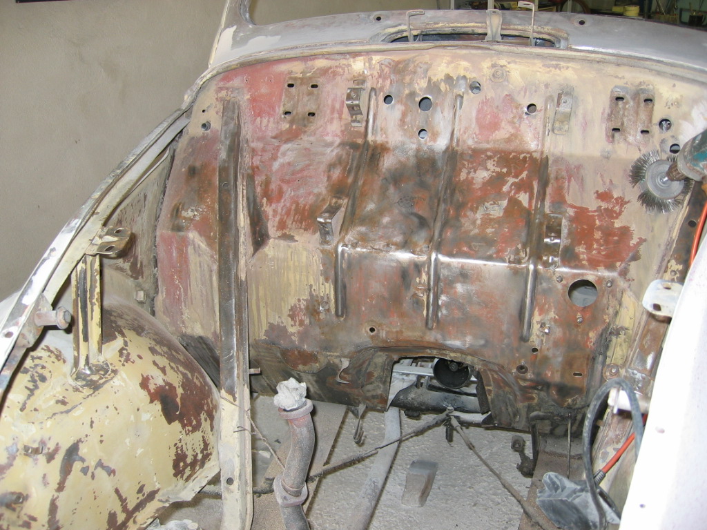 Restauration de la 202 cab. 1939 de Claude